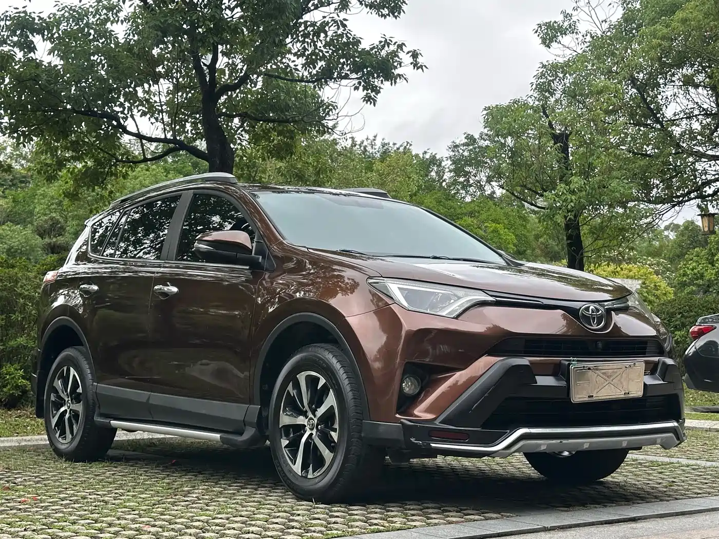 Toyota RAV4 Rongfang 2016 2.0L CVT 2WD Trend (China V) фото 3