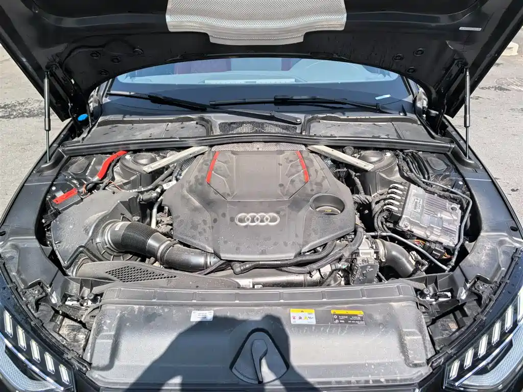 Фото 23 - Audi S4