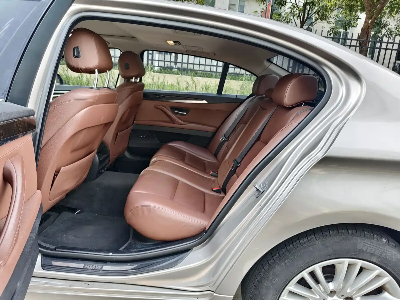 BMW 5 Series 2014 525Li Leading фото 10