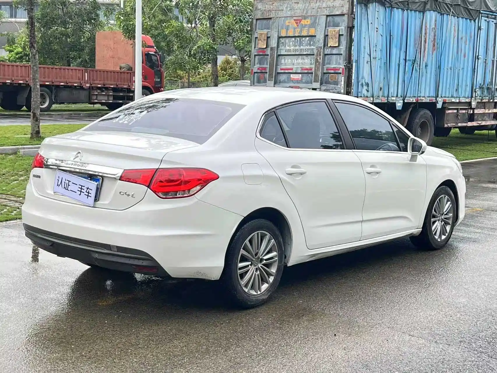 Фото 21 - Citroën C4L