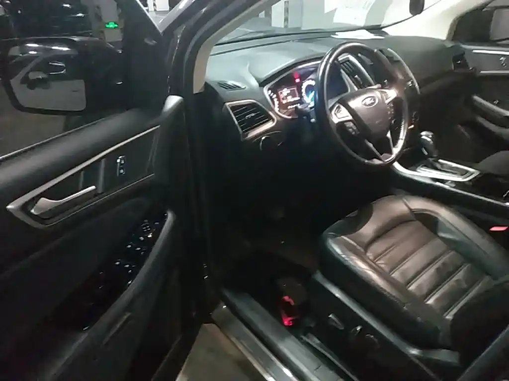Photo 16 - Ford Edge