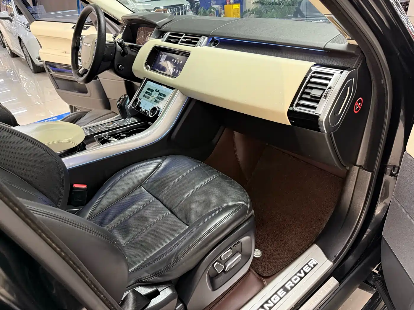 Land Rover Range Rover Sport 2014 3.0 SC V6 Trendsetting Genesis Edition фото 13