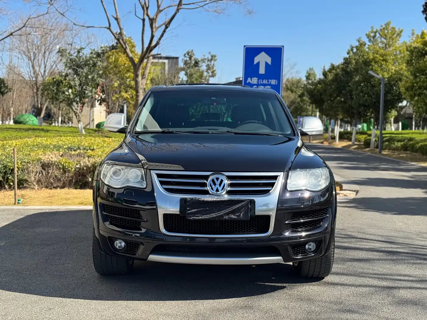 Volkswagen Touareg 2010 3.6 Limited Luxury Edition фото 2
