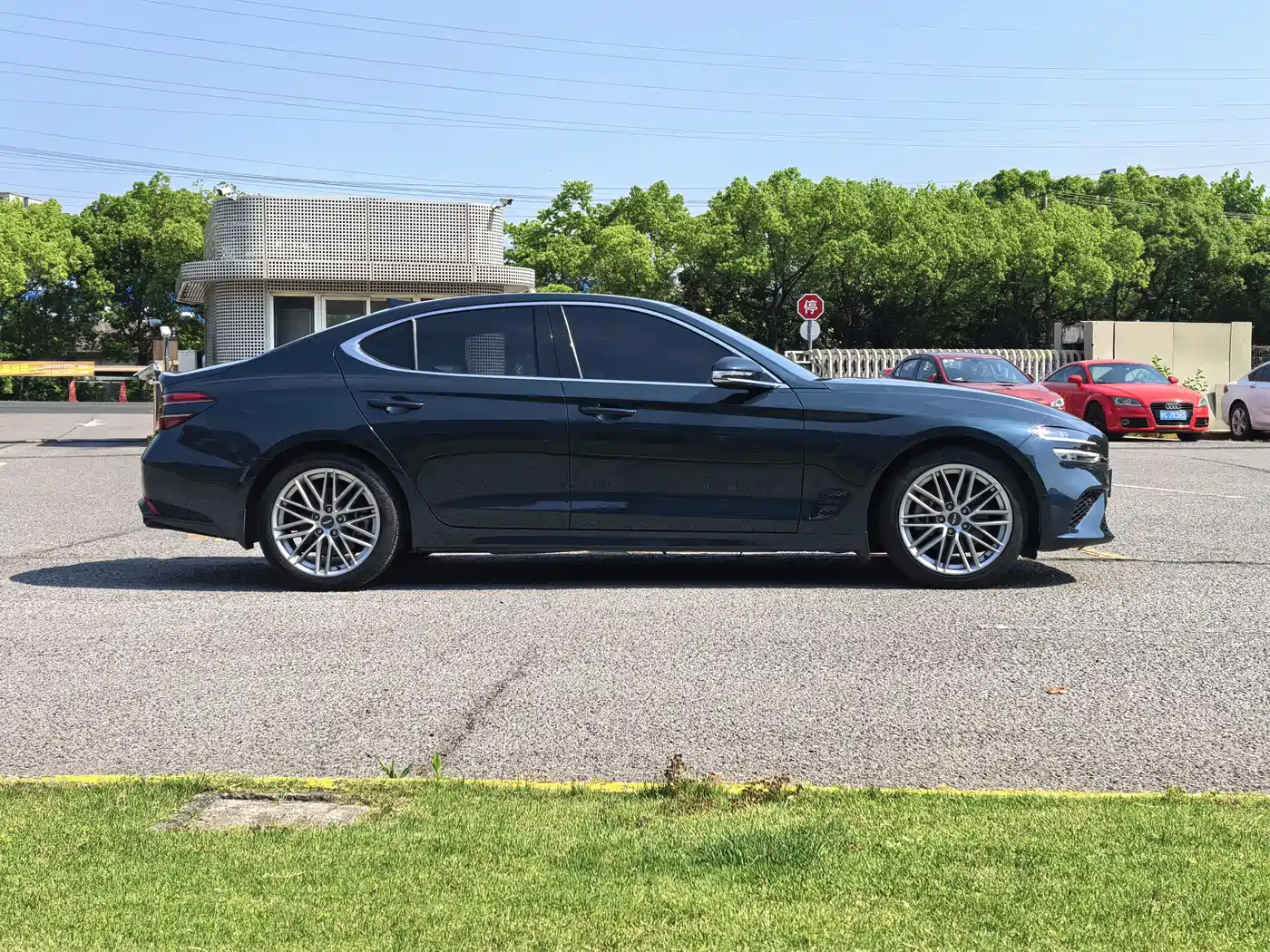 Genesis G70 2022 2021 2.0T RWD Luxury Edition
