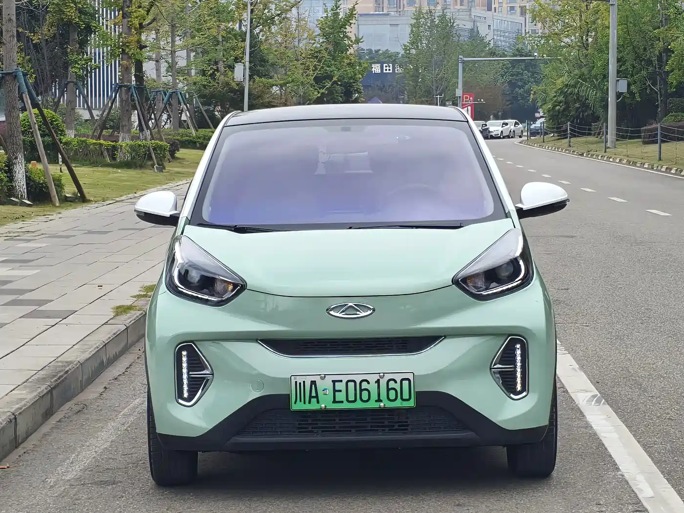 QQ New Energy Little Ant 2023 2022 Sweet Pink Edition Half Sugar Version LFP Lithium 30kW 301km