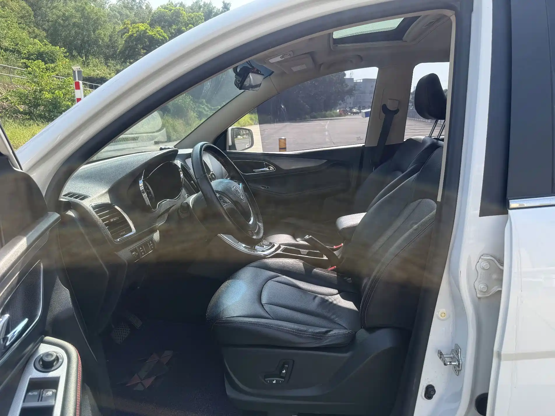 Фото 9 - Baojun 560