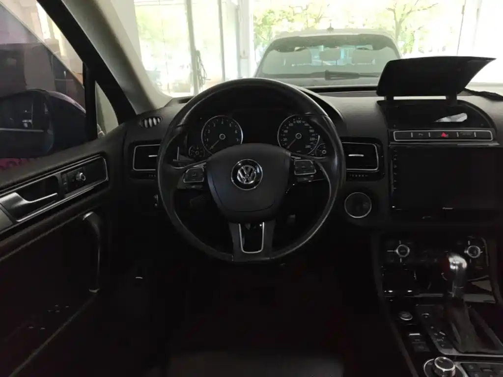 Volkswagen Touareg 2018 2017 3.0TSI Explorer Edition