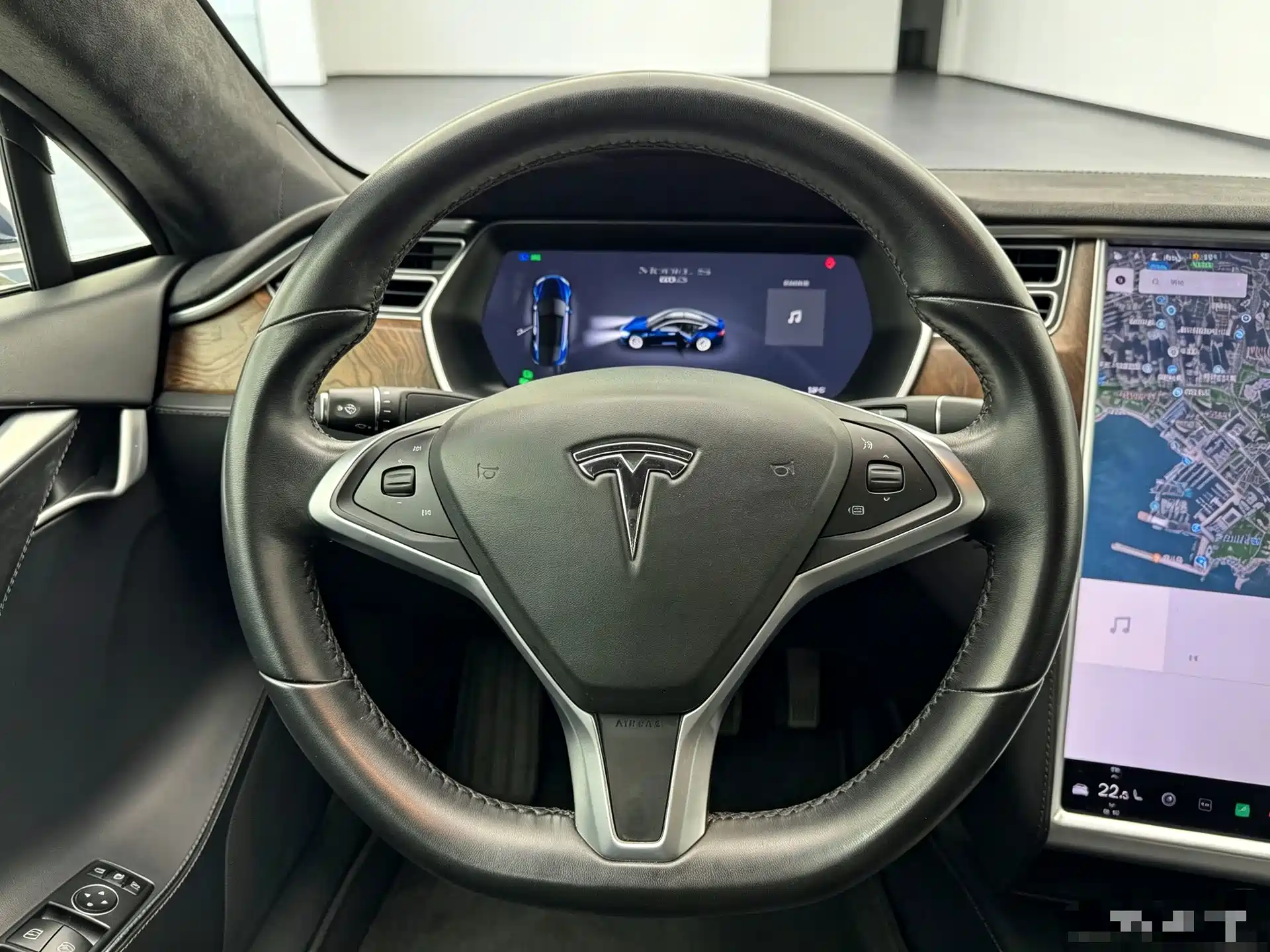 Фото 10 - Tesla Model S