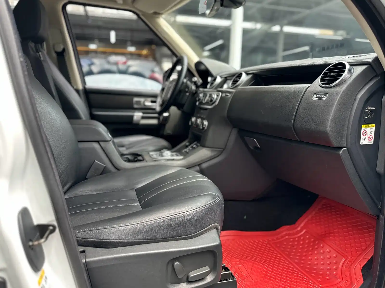Фото 25 - Land Rover Discovery
