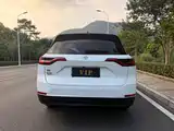 Фото 21 - NIO ES8