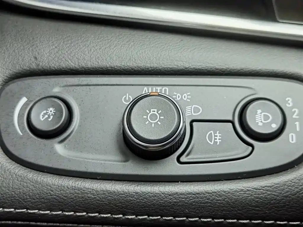 Buick LaCrosse 2021 652T Luxury Edition фото 21