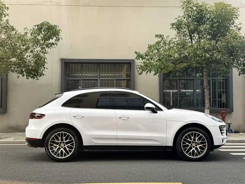 Porsche Macan 2017 Macan 2.0T фото 17