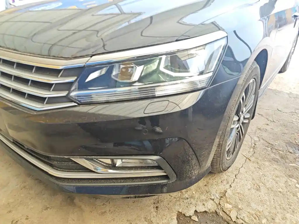 Photo 24 - Volkswagen Passat