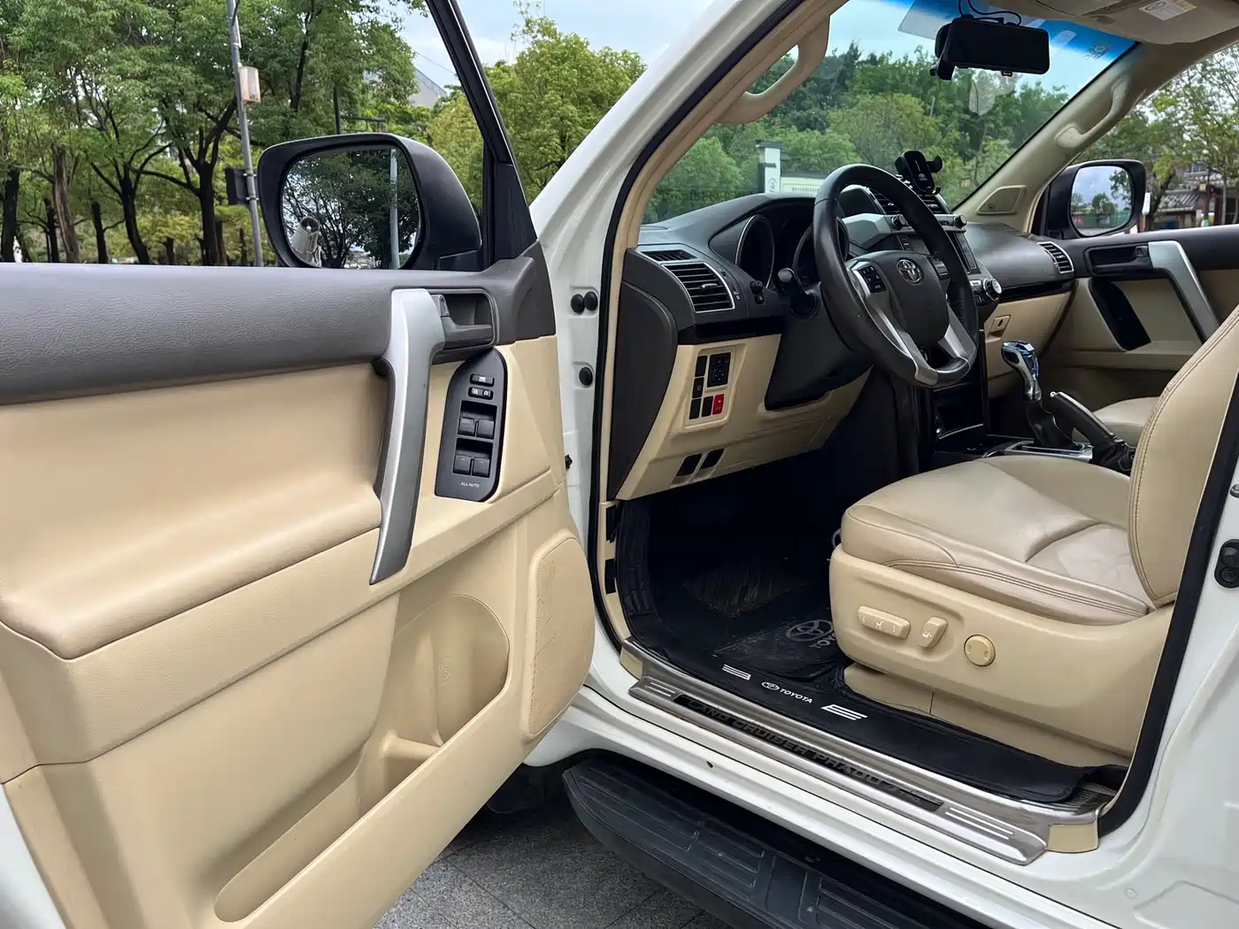 Toyota Prado 2016 2.7L Auto Luxury Edition фото 7
