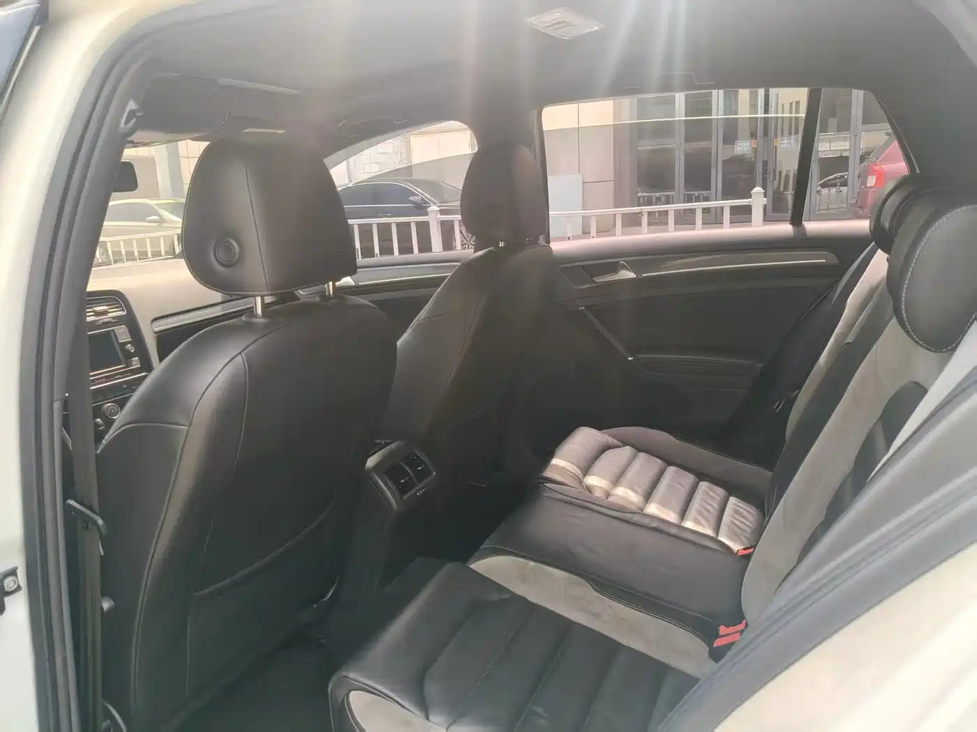 Volkswagen Golf 2016 1.4TSI Automatic R-Line фото 6