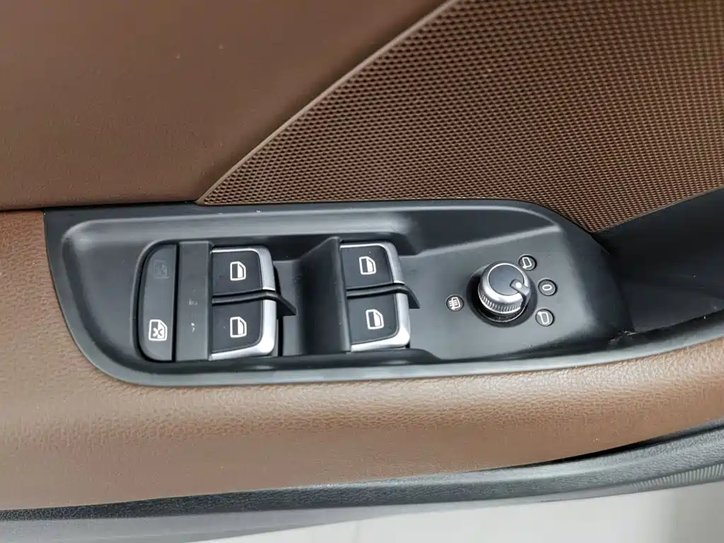 Audi A3 (Import) 2014 2014 Limousine 40 TFSI S line Comfort