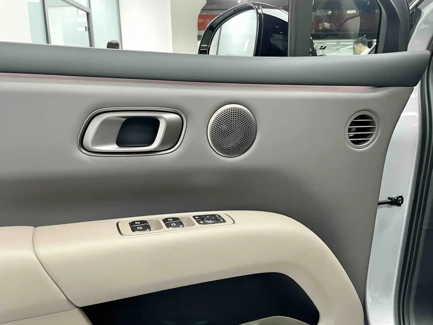 Li Auto i6 2025 2025 4WD Base Model