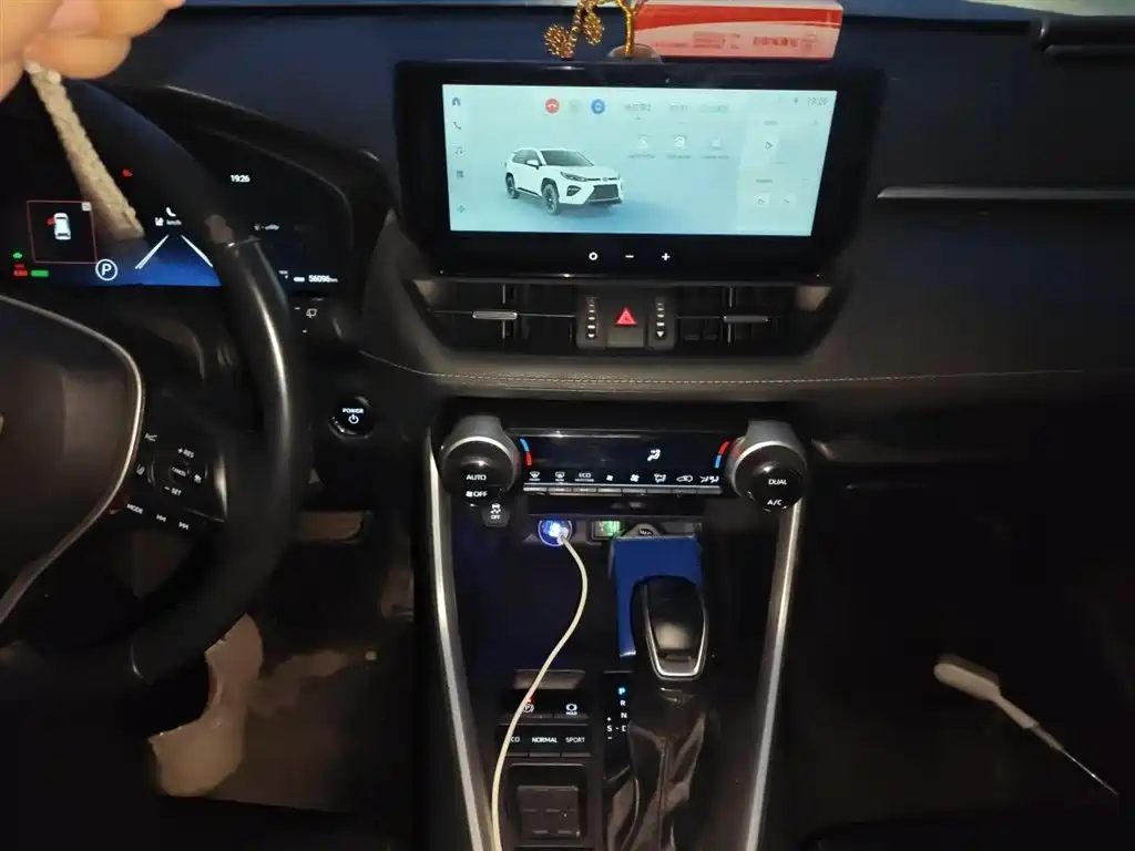 Toyota Wildlander 2023 Hybrid 2.5L E-CVT FWD Luxury PLUS Edition фото 6
