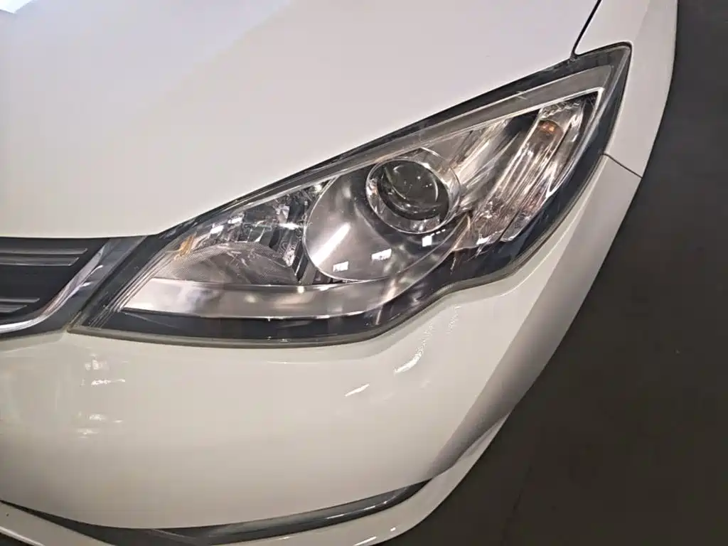 Фото 24 - Roewe 360