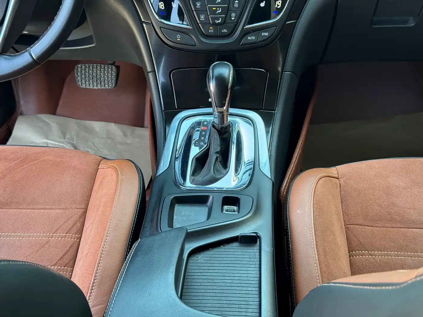 Buick Regal 2015 1.6T Elite Tech Edition фото 17