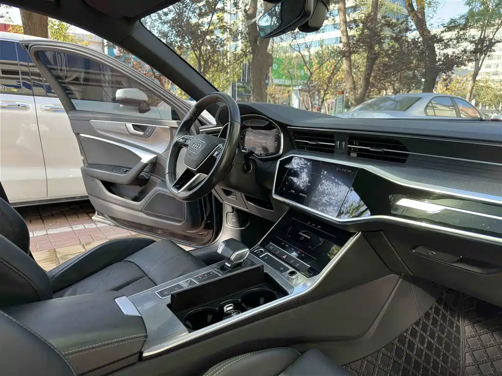 Audi A6L 2021 45 TFSI Exclusive Elegance фото 9