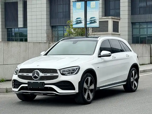 MERCEDES-BENZ GLC