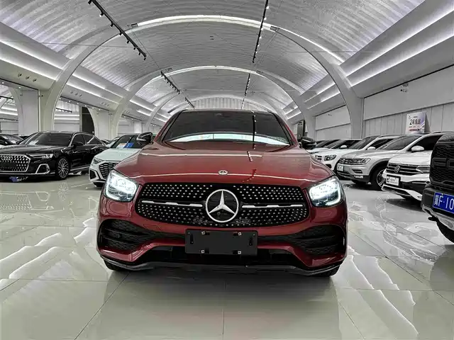 Mercedes-Benz GLC Coupe 2020 GLC 260 4MATIC Coupe SUV — фото 2