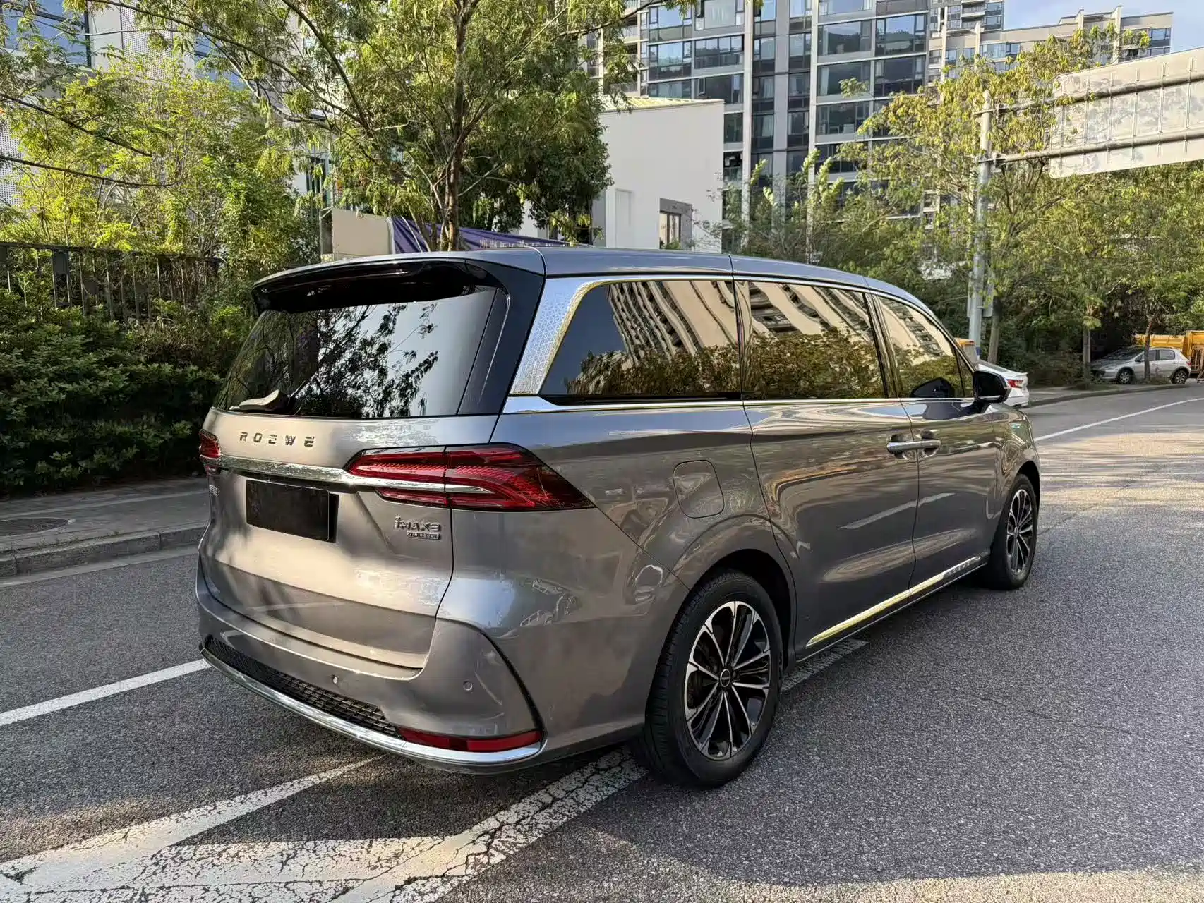Фото 5 - Roewe iMAX8