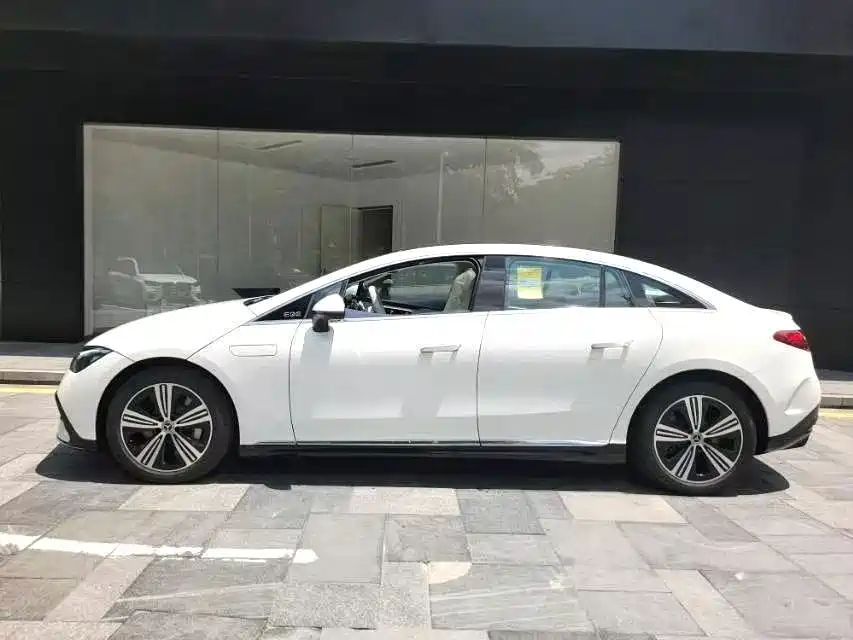 Mercedes-Benz EQE 2025 2025 Model 500 4MATIC Luxury Edition