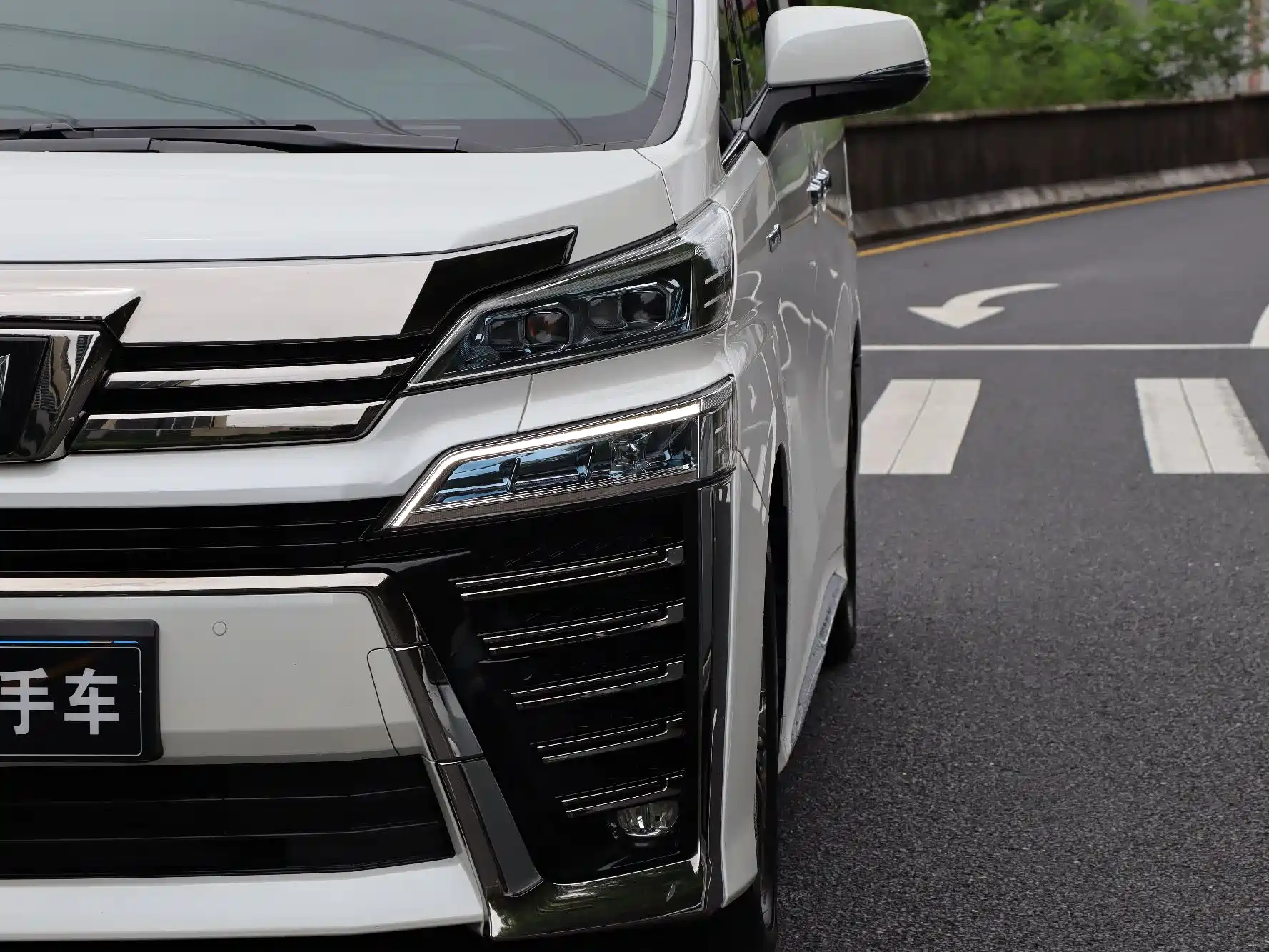 Фото 10 - Toyota Vellfire
