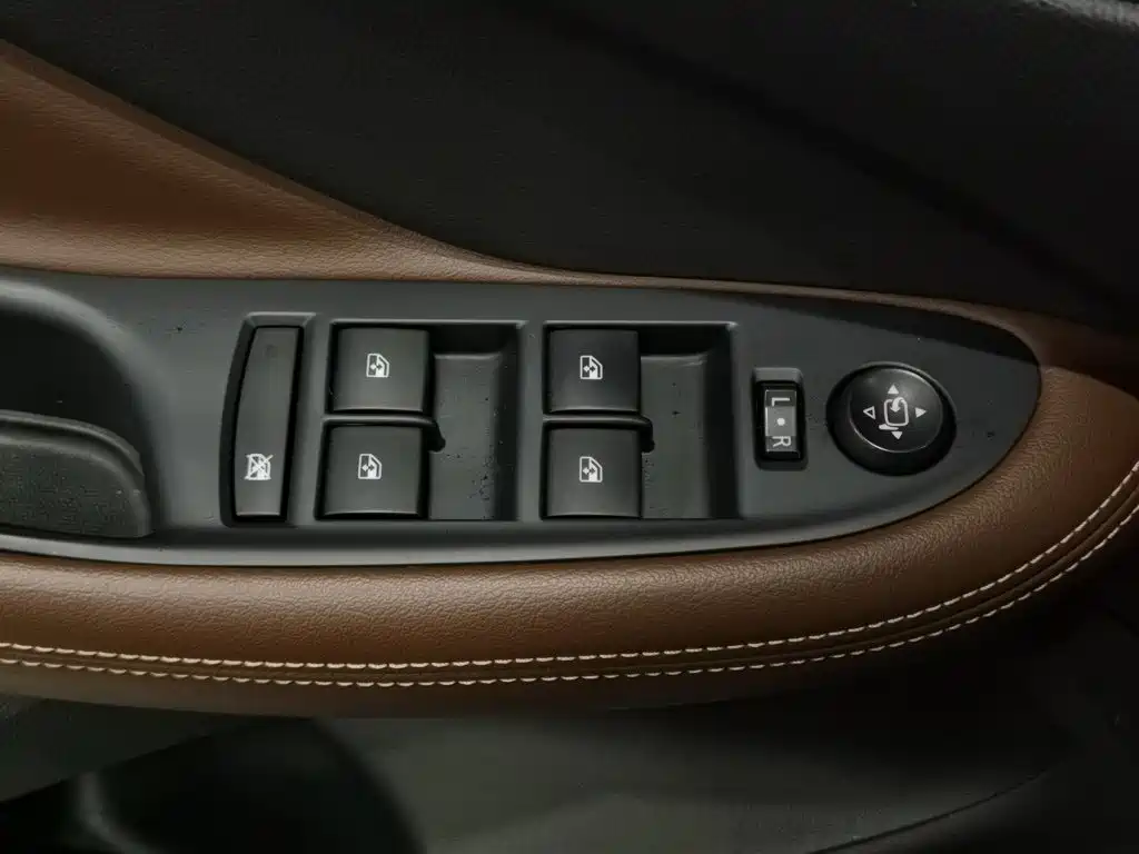 Photo 9 - Buick Envision Plus