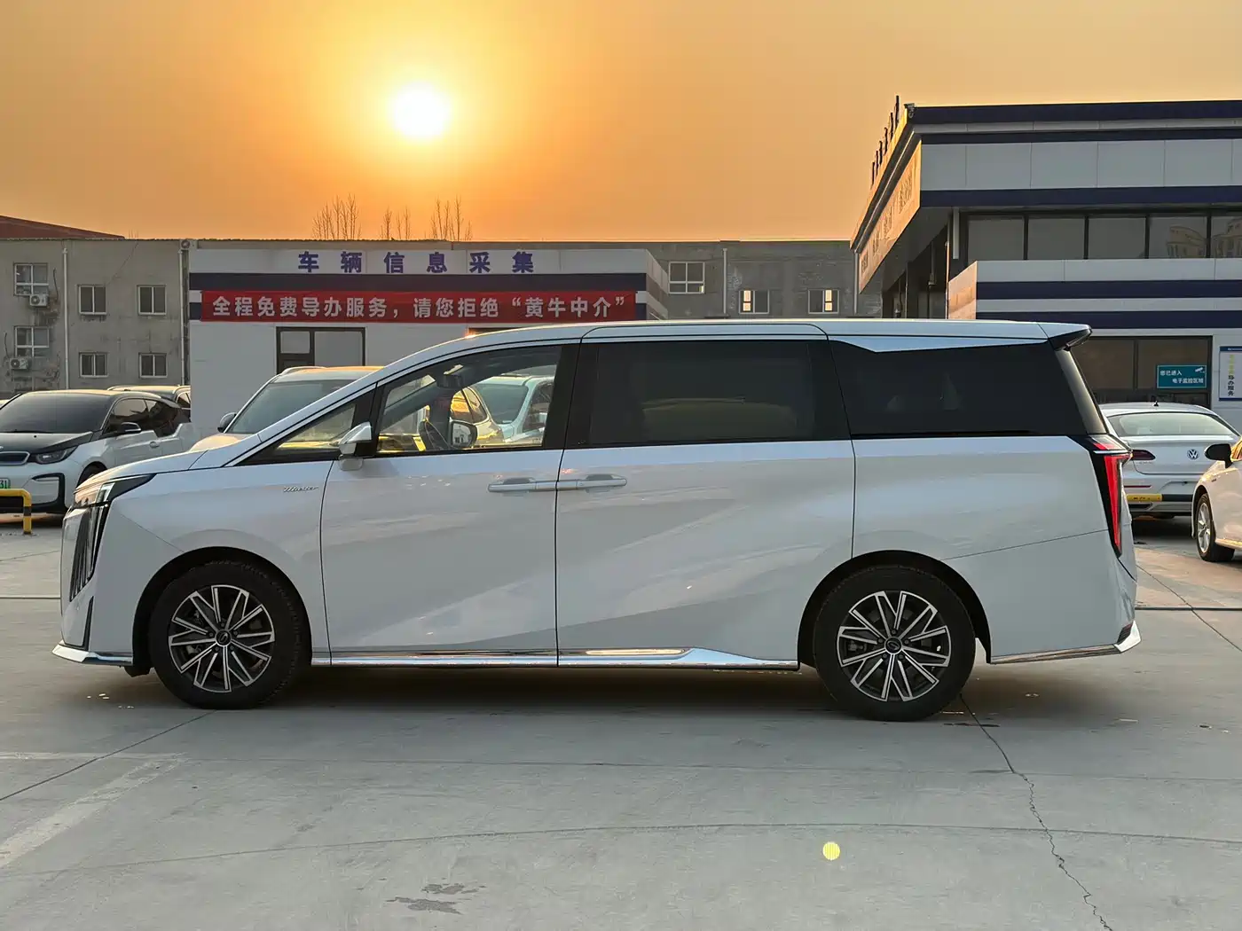 GAC Trumpchi Trumpchi M8 2024 Master Series Super Hybrid фото 7