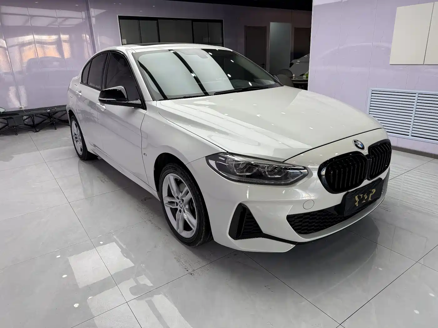 BMW 1 SERIES