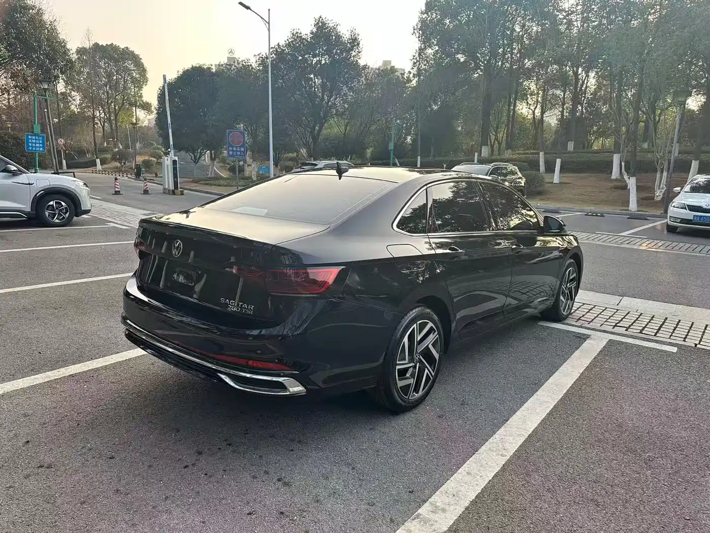 Volkswagen Sagitar 2023 280TSI DSG Beyond Lite фото 5