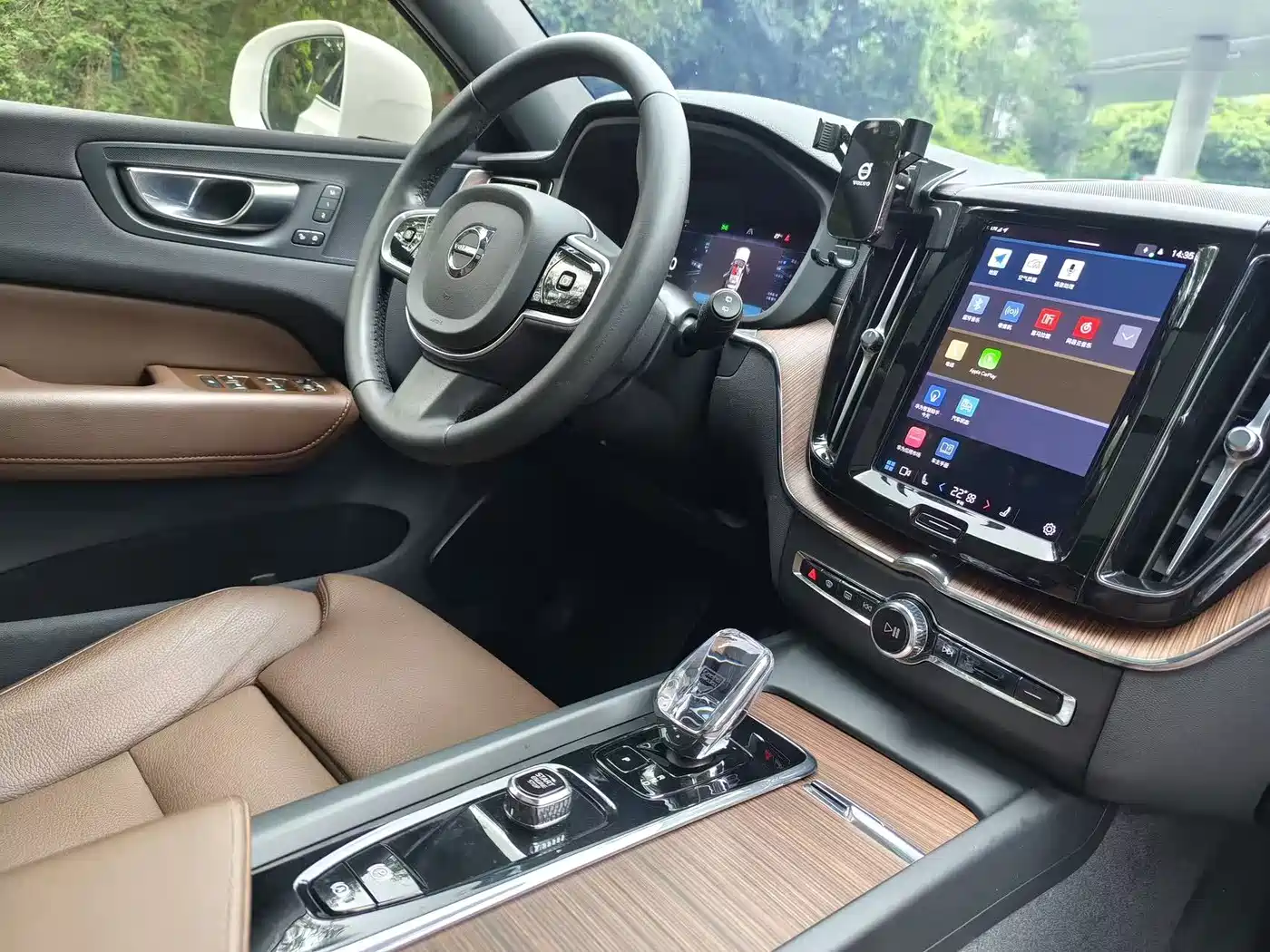 VOLVO XC60 PLUG-IN HYBRID
