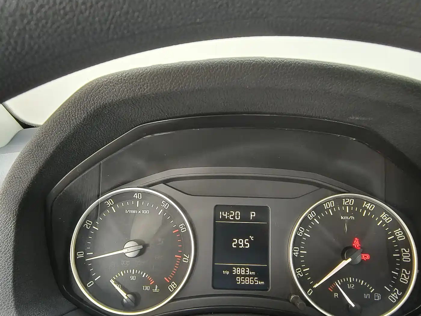 Škoda Octavia 2012 1.6L Automatic Yijie Edition фото 8