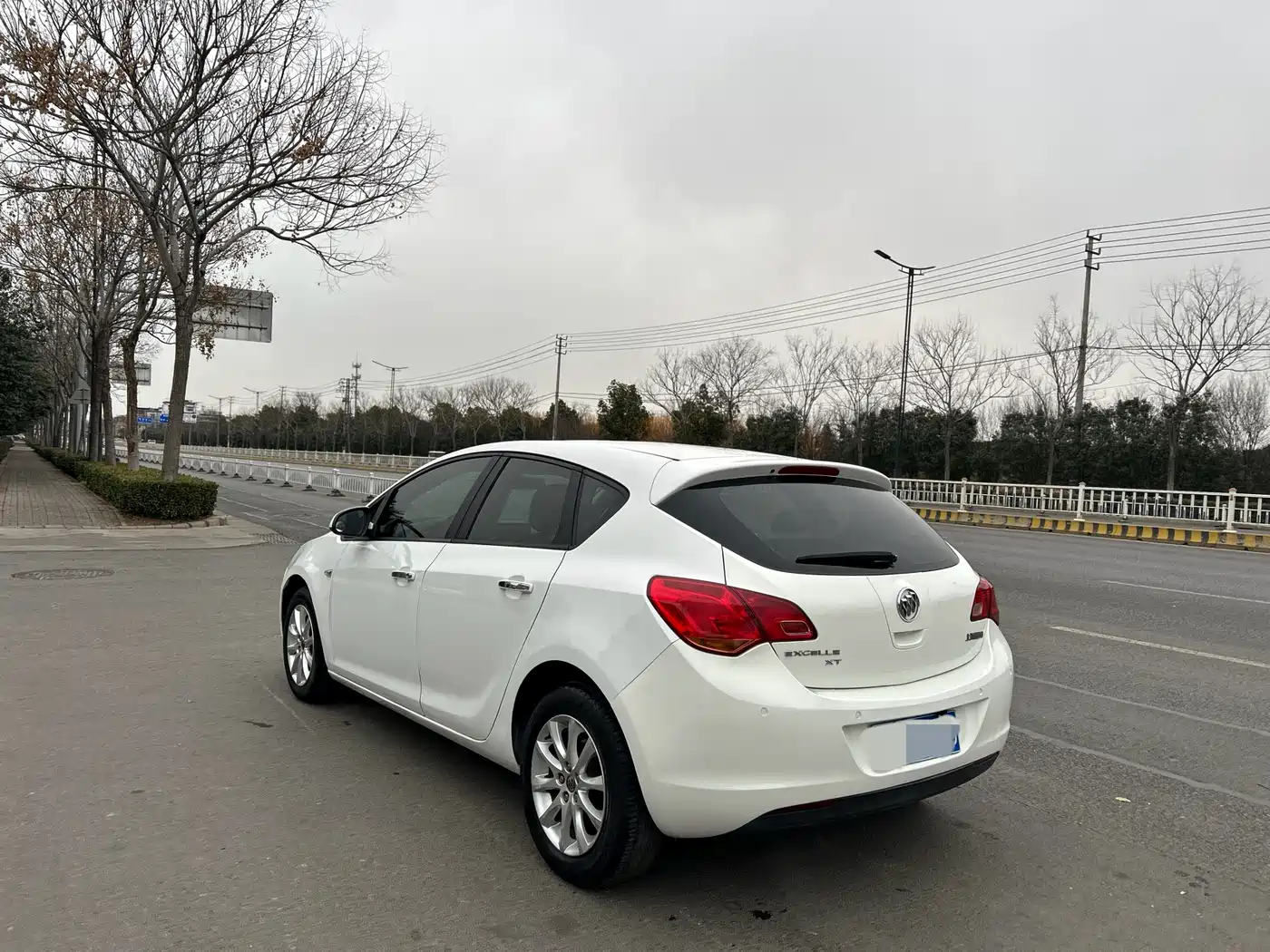Buick Excelle 2013 Model XT 1.6L Automatic Comfort фото 3