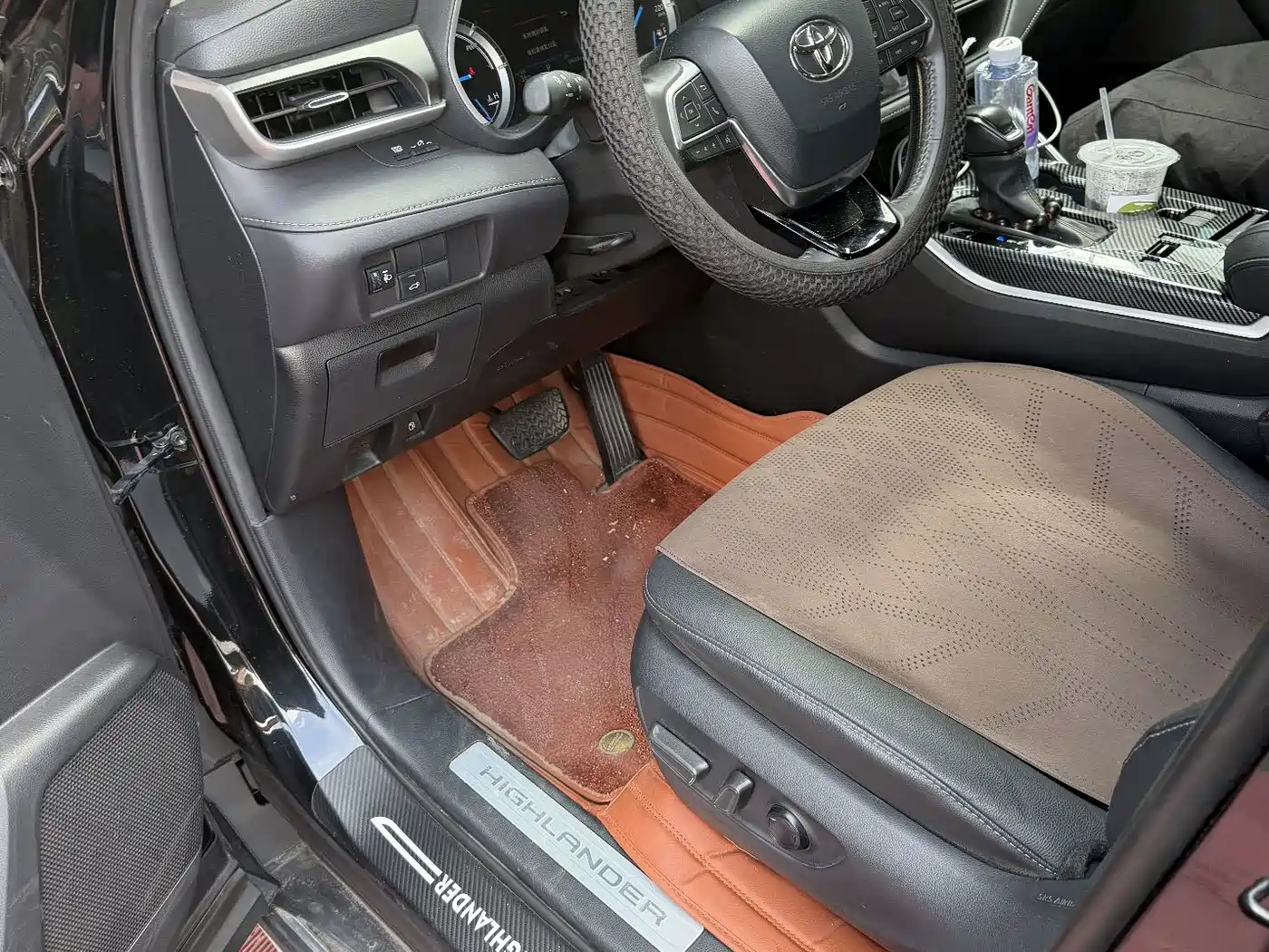 Photo 10 - Toyota Highlander