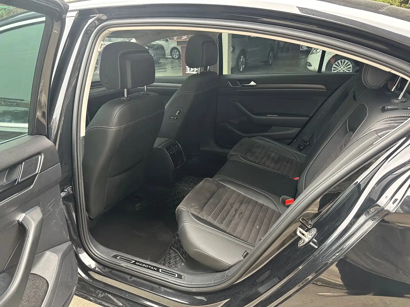 Volkswagen Magotan 2021 330TSI DSG 30th Anniversary Edition фото 7