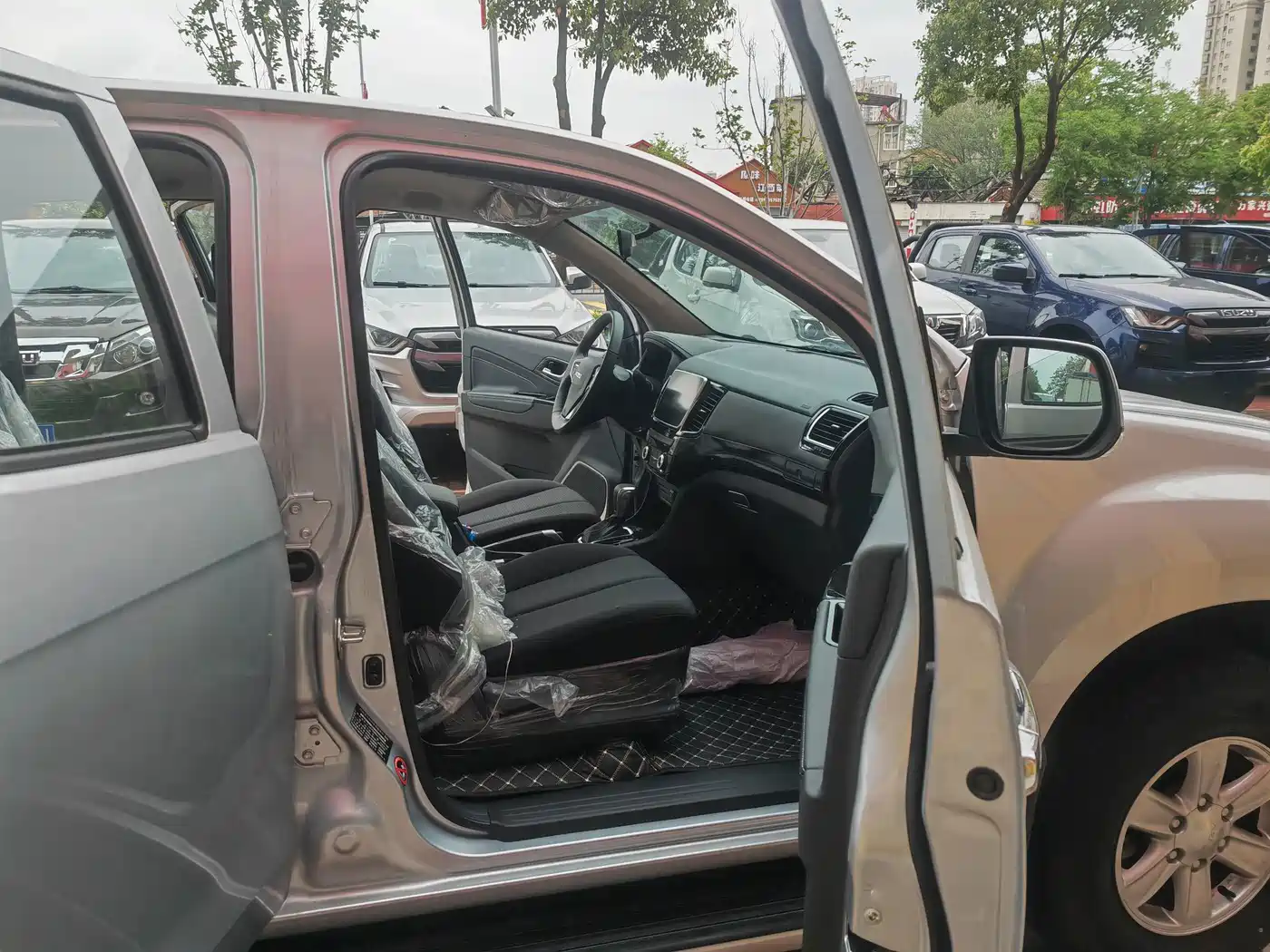 Isuzu Lingtuo 2023 2023 2.5T Automatic 4WD Diesel Navigation Long Chassis