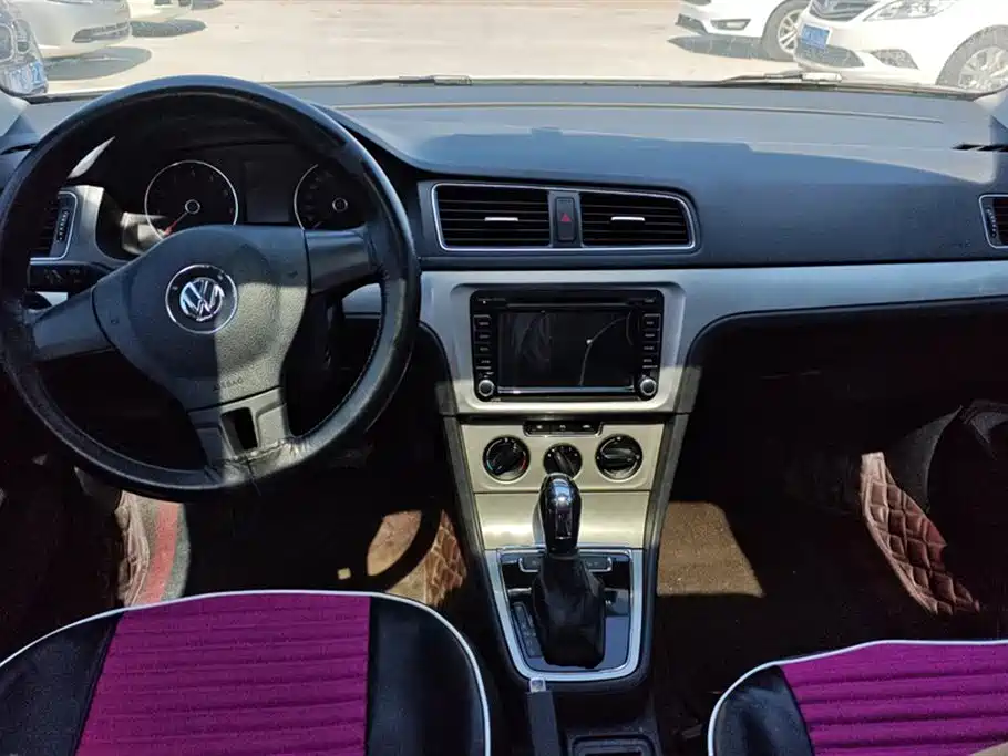 Volkswagen Lavida 2013 Facelift Classic 1.6L Automatic Comfort фото 12