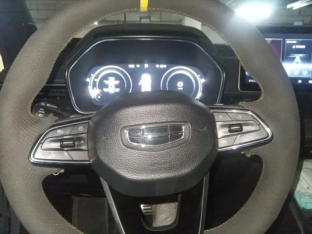 Фото 6 - Geely Preface