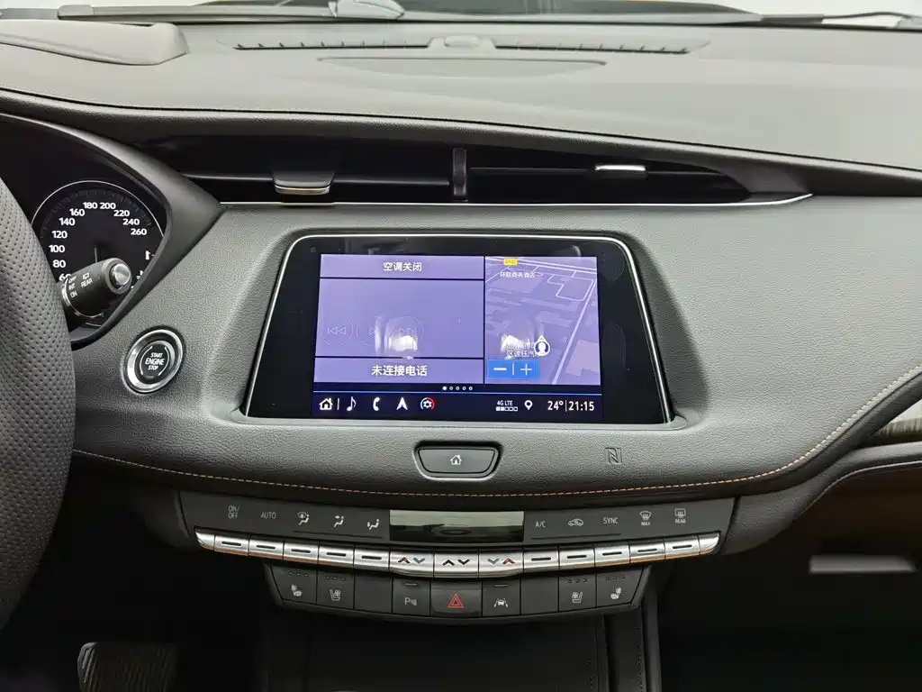 Фото 12 - Cadillac XT4