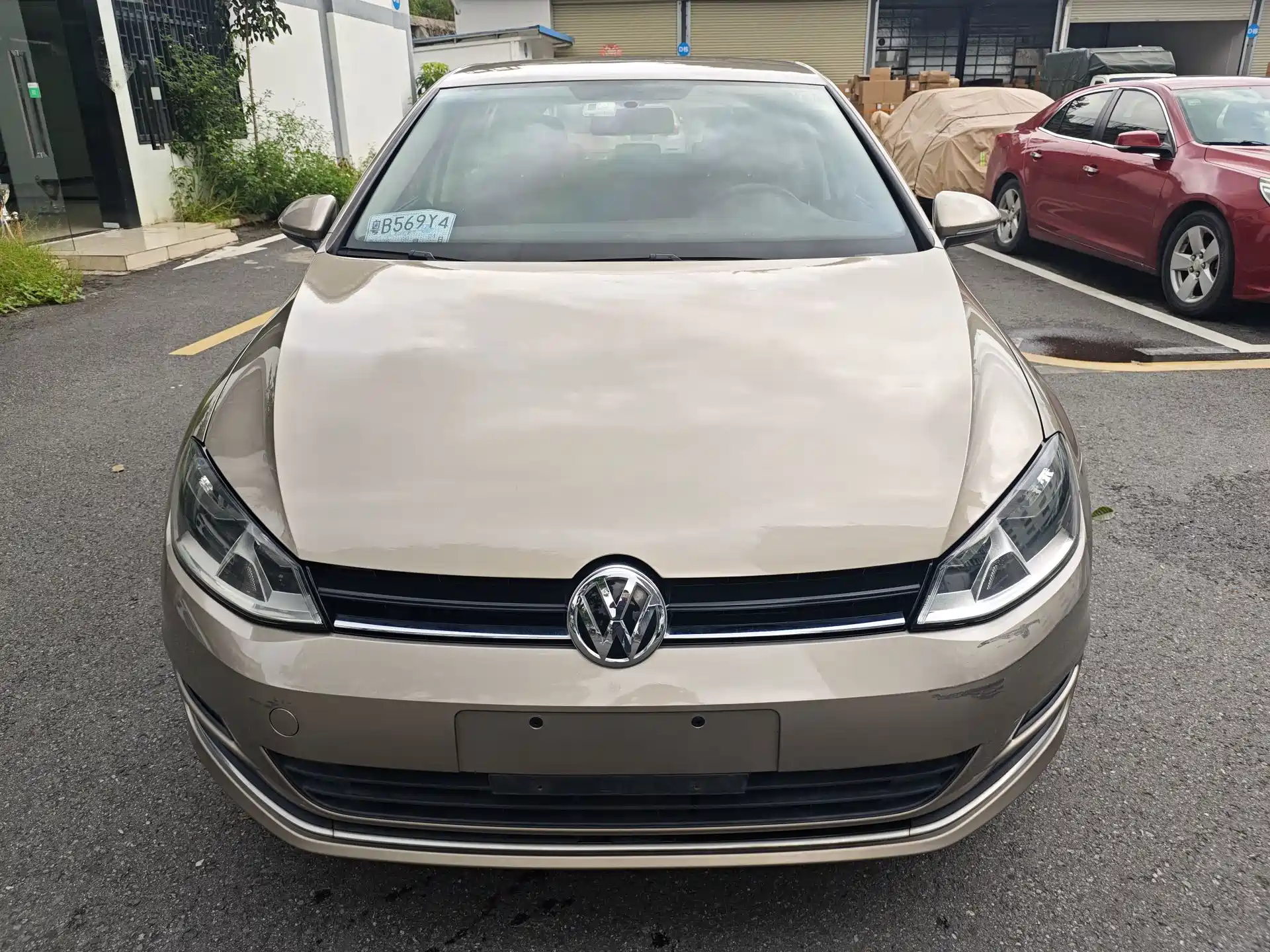 Photo 2 - Volkswagen Golf