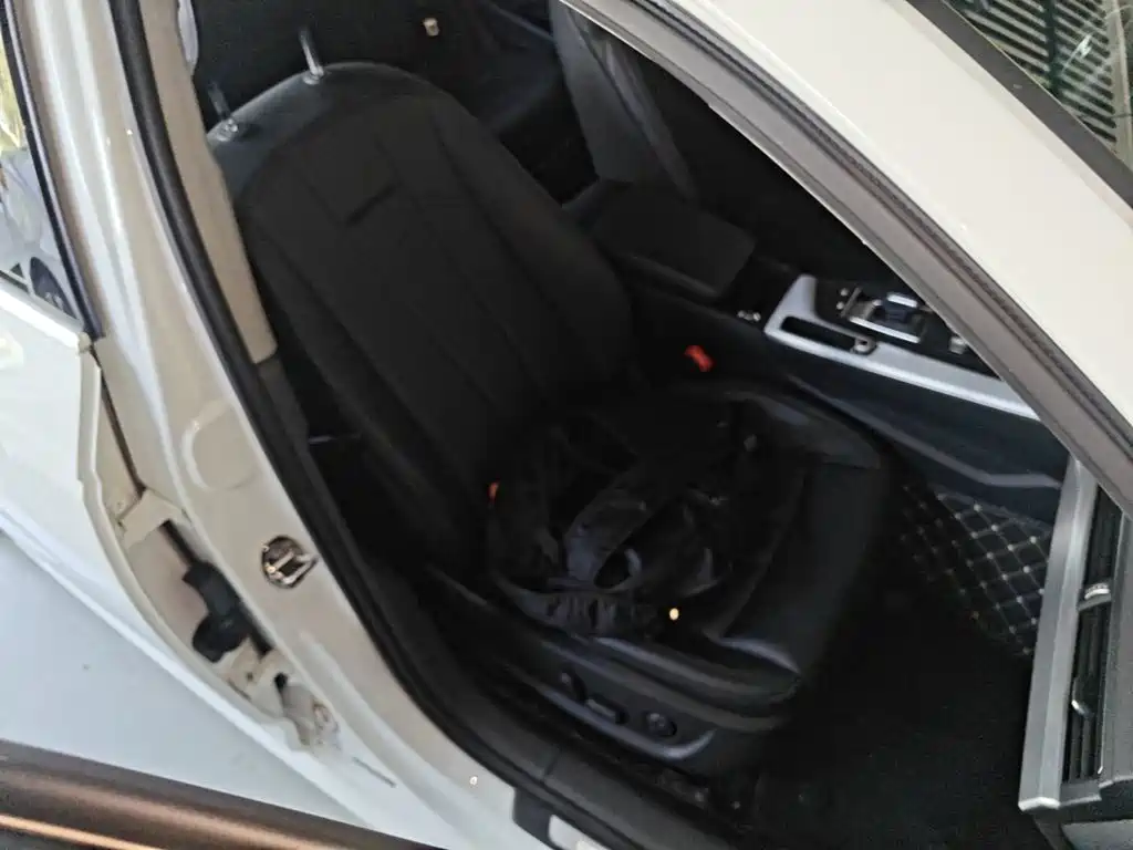 Photo 25 - Audi A4L