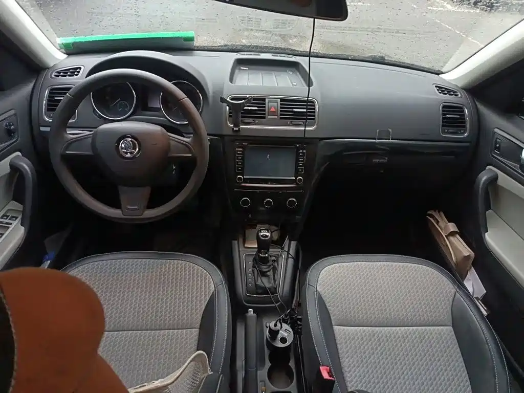 صورة 13 - Škoda Yeti