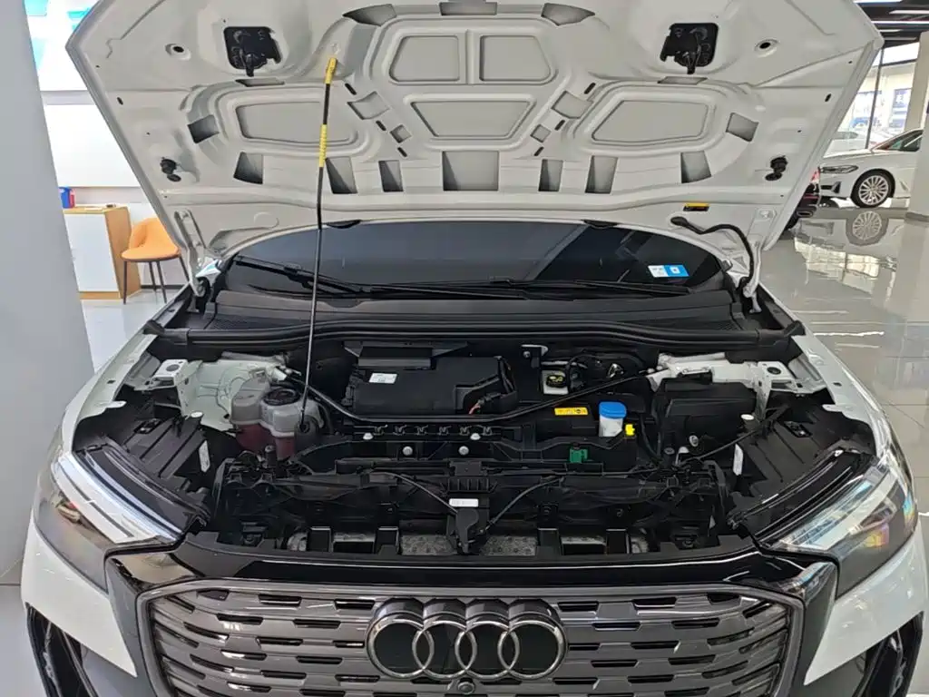 Photo 20 - Audi Q4 e-tron