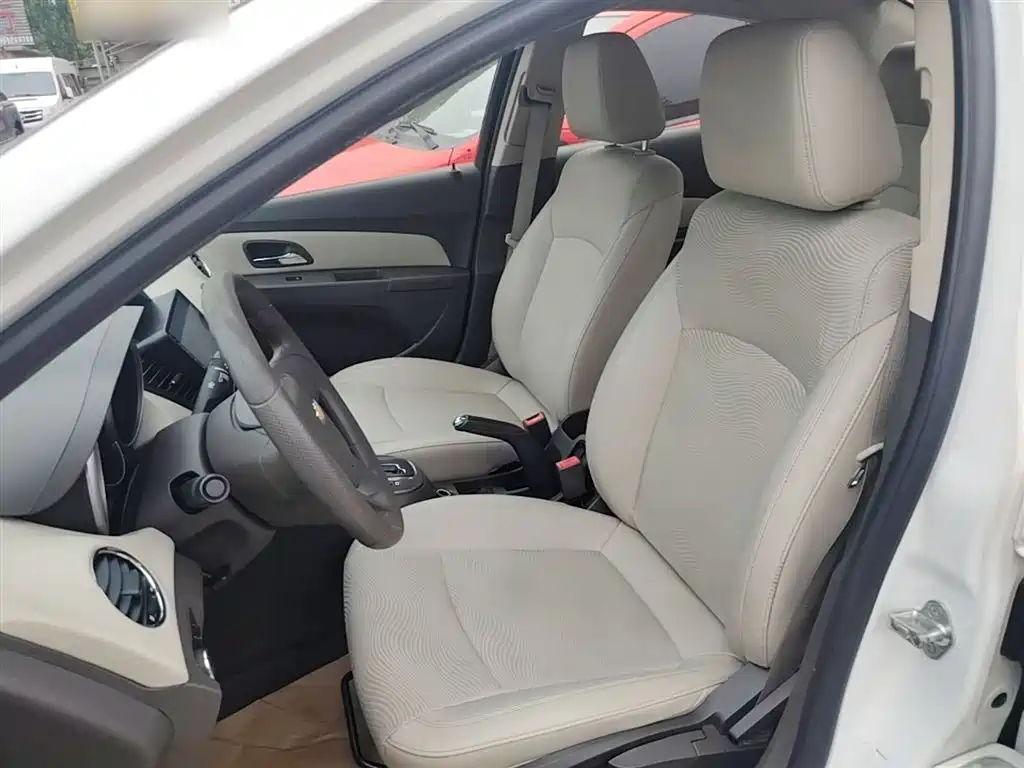 Chevrolet Cruze 2015 1.5L Classic SE AT фото 15