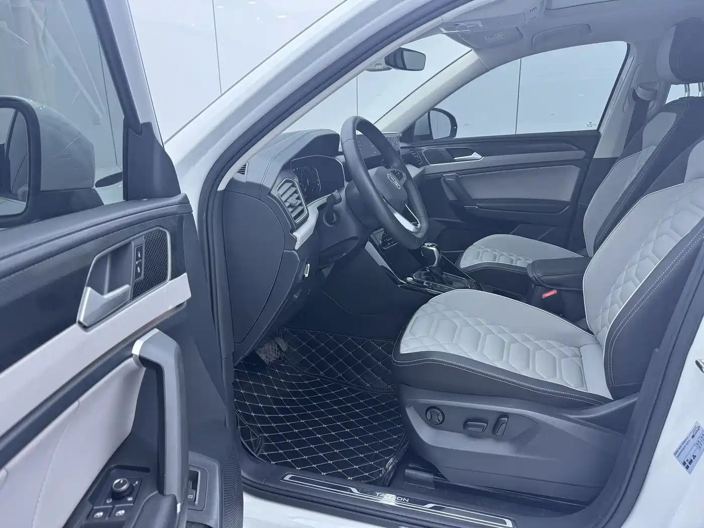 Volkswagen Tayron 2023 280TSI 2WD Luxury Plus Advanced Edition фото 7