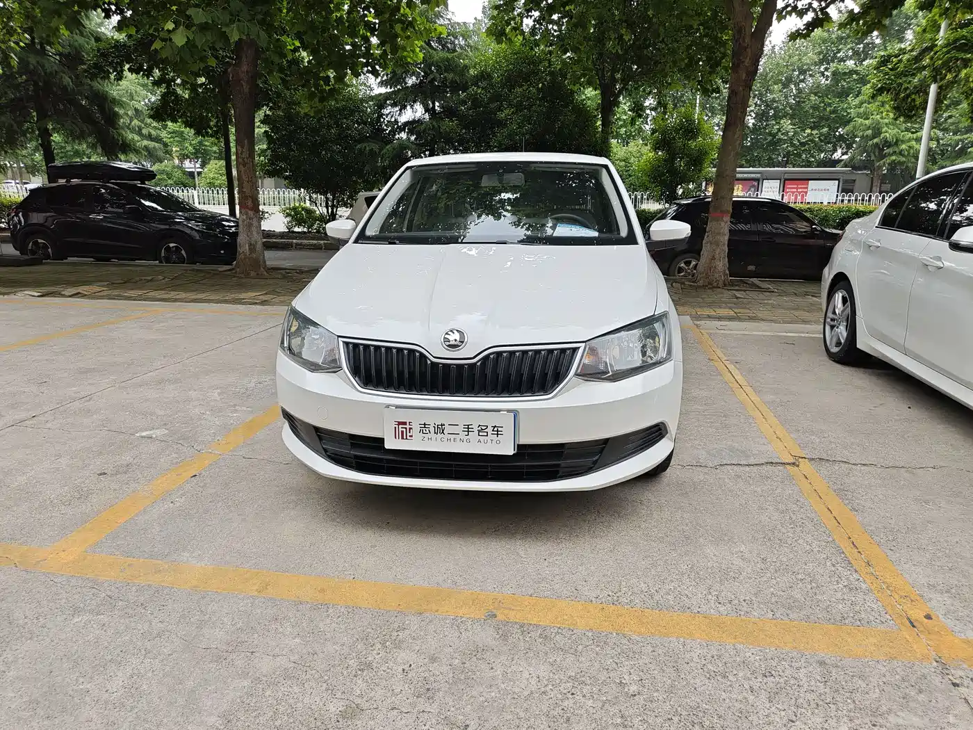 Škoda Fabia 2017 1.4L Auto Car Enjoy Edition фото 2